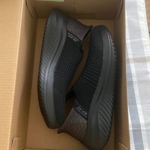 Kids Skechers slip-ins size 13